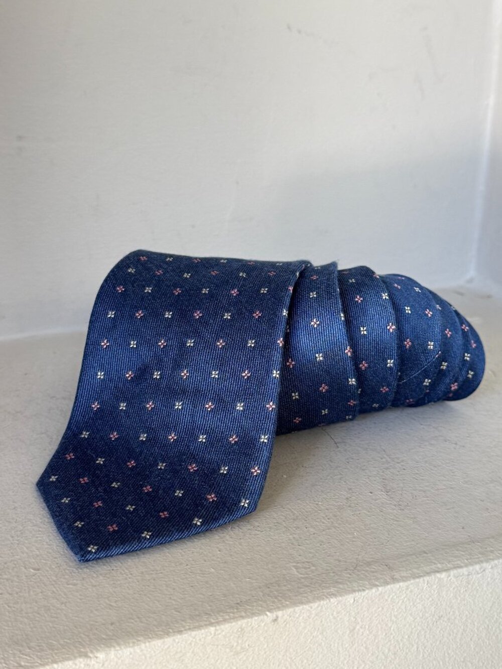 Brooks Brothers Navy Blue Pink White Geometric Silk Tie